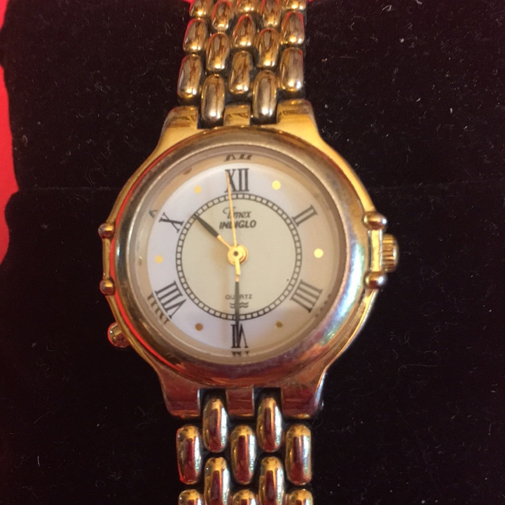 Timex Women's Watch Gold Tone Roman Numerals - Picture 2 of 5